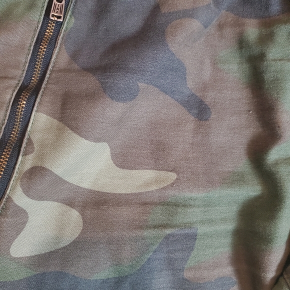 Aritzia TNA Camo Camouflage Joggers Alix Pants - Picture 8 of 8
